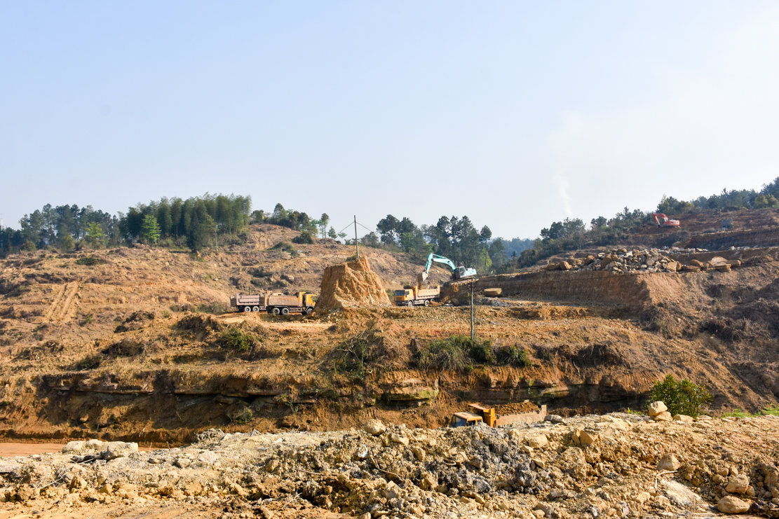 內(nèi)江市副市長陳朗調(diào)研船石湖運(yùn)動(dòng)特色小鎮(zhèn)(圖1)