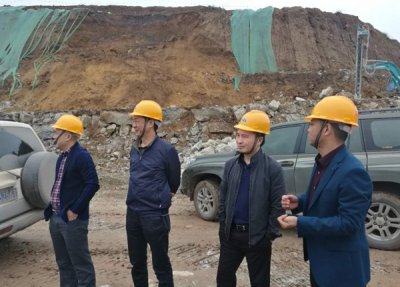 集團(tuán)公司董事長王勁視察星船城礦山