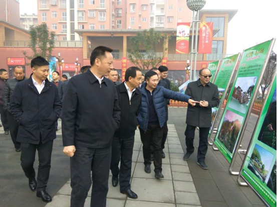 內(nèi)江市委副書記、市長任曉春蒞臨船石湖運(yùn)動(dòng)特色小鎮(zhèn)考察調(diào)研(圖1)