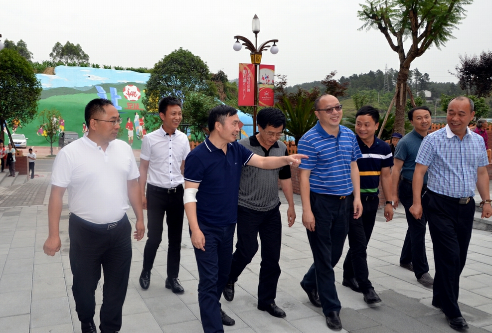 董事長(zhǎng)王勁到連界區(qū)域視察調(diào)研(圖1)