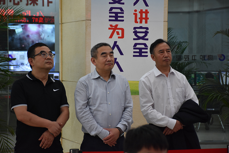 國網(wǎng)內(nèi)江供電公司總經(jīng)理賀軍一行蒞臨川威連界區(qū)域考察交流(圖2)