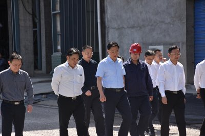 市委副書(shū)記余先河到川威調(diào)研釩深加工項(xiàng)目