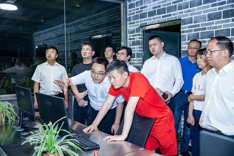 新加坡PSU集團等五家公司聯(lián)袂到川威集團連界基地參觀交流(圖3)