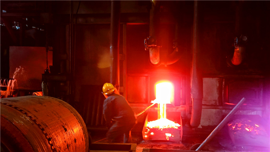 【專(zhuān)題】拼搏 超越 創(chuàng)奇跡 ——軋鋼月產(chǎn)突破48萬(wàn)噸再創(chuàng)新紀(jì)錄(圖3)