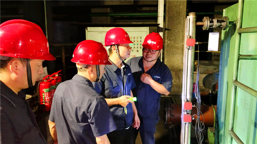 【專(zhuān)題】拼搏 超越 創(chuàng)奇跡 ——軋鋼月產(chǎn)突破48萬(wàn)噸再創(chuàng)新紀(jì)錄(圖4)