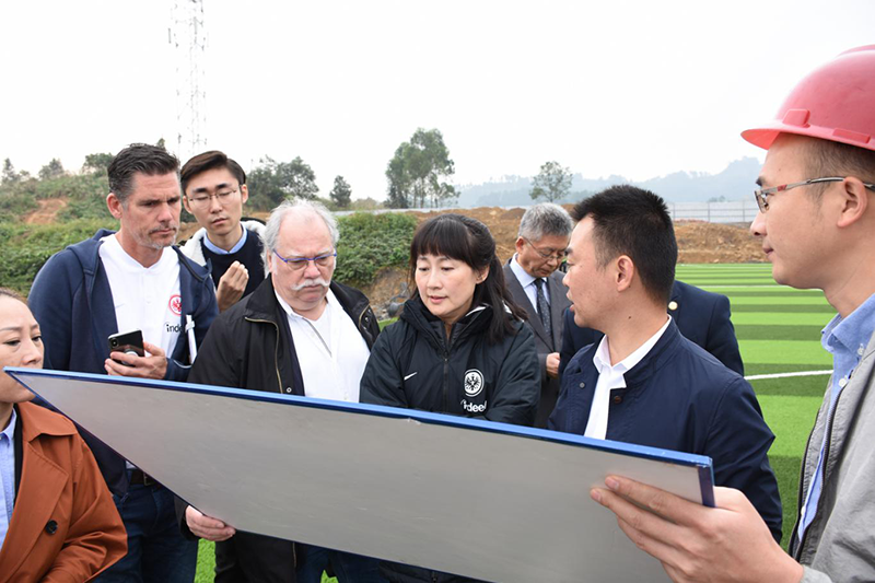 德國法蘭克福足球俱樂部蒞臨船石湖 運動特色小鎮(zhèn)考察交流(圖2)