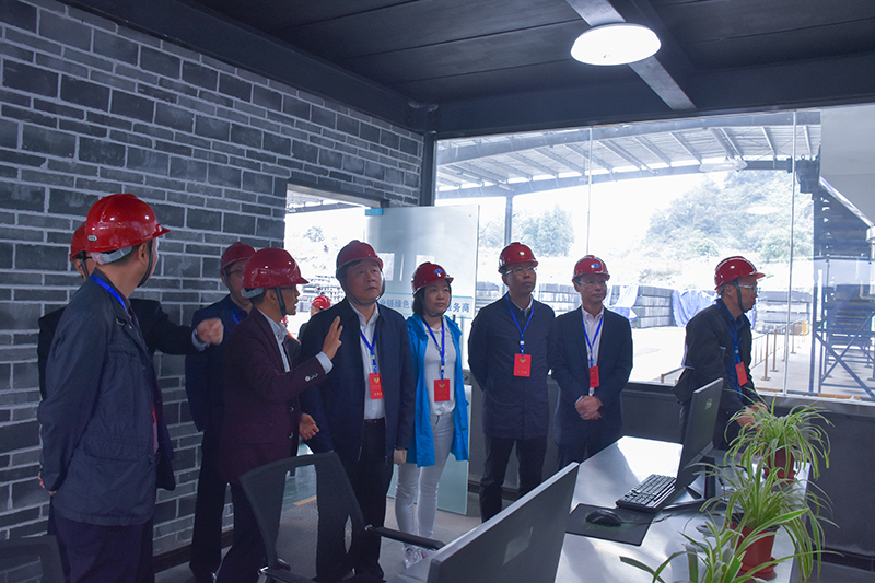 內(nèi)江市政協(xié)副主席黃俊偉一行調(diào)研川威集團連界基地(圖2)