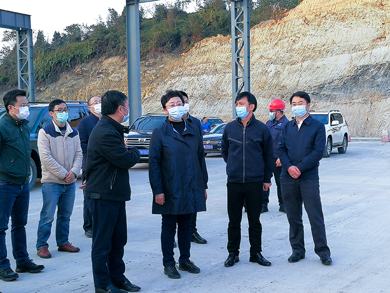 內(nèi)江市委副書記、市長鄭莉到川威集團(tuán)連界基地調(diào)研疫情防控及經(jīng)濟(jì)發(fā)展工作(圖2)