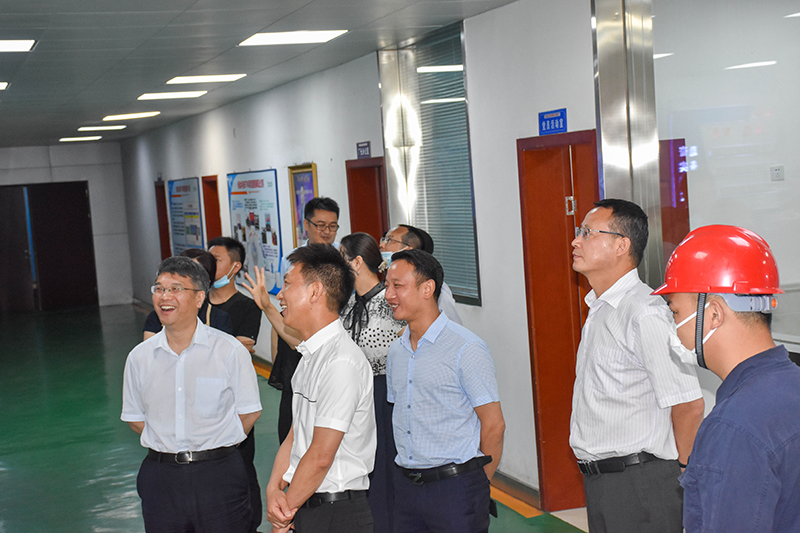 中航安盟保險公司到川威連界基地調(diào)研(圖1)