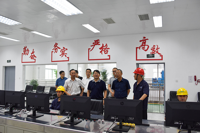 經(jīng)濟和信息化廳技改處處長孫仁偉一行到川威連界基地調(diào)研(圖1)