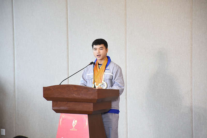 四川省勞模工匠宣講團(tuán)走進(jìn)川威(圖9)