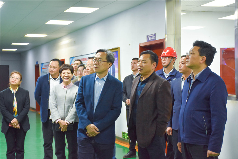 省總工會(huì)領(lǐng)導(dǎo)一行到川威連界基地調(diào)研(圖2)