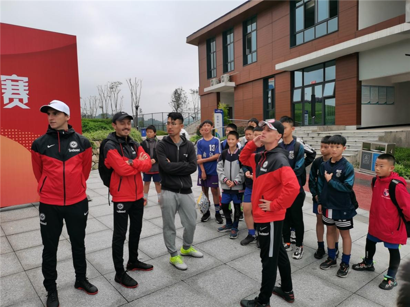 法蘭克福足球青訓(xùn)中心08梯隊(duì)喜獲省冠(圖2)