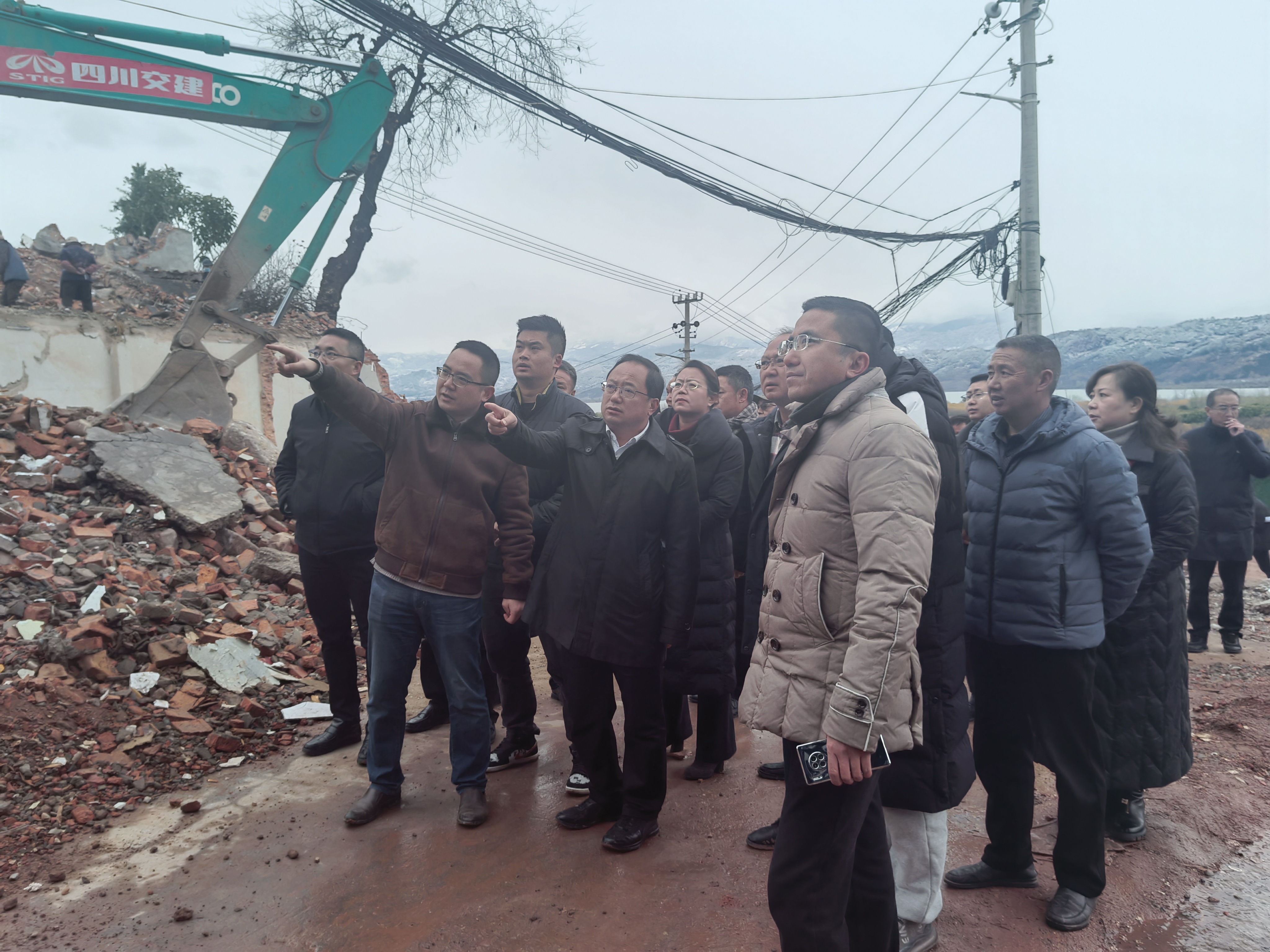 堅定信心、咬定目標，獻禮70周年