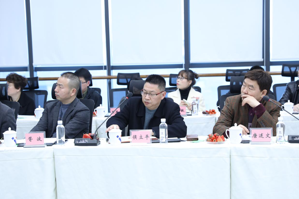 省冶金地質(zhì)勘查院侯院長(zhǎng)一行蒞臨川威集團(tuán)連界基地考察交流(圖4)