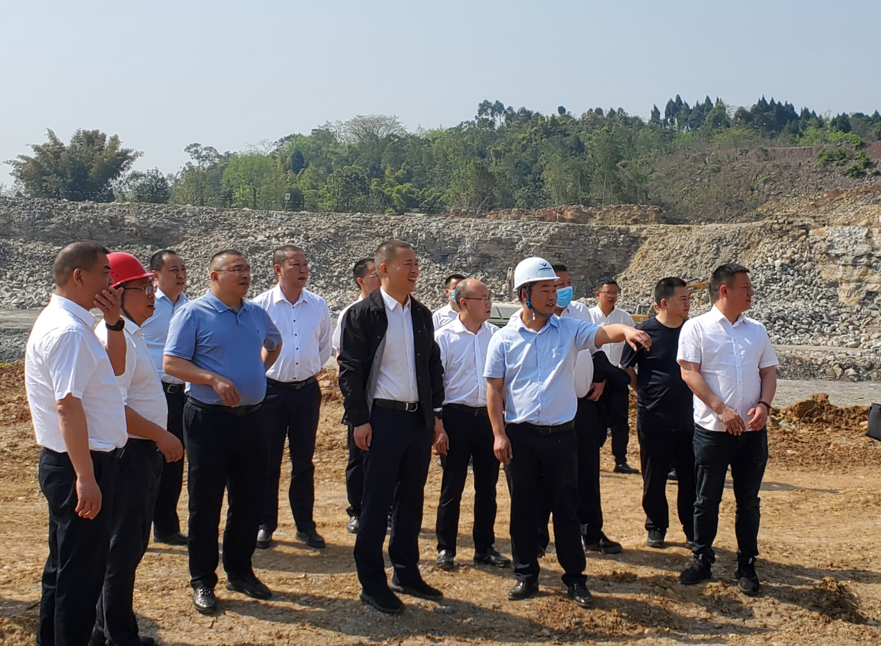 仁壽縣委書記王岳一行蒞臨星船城建寶公司礦山開(kāi)展工作調(diào)研