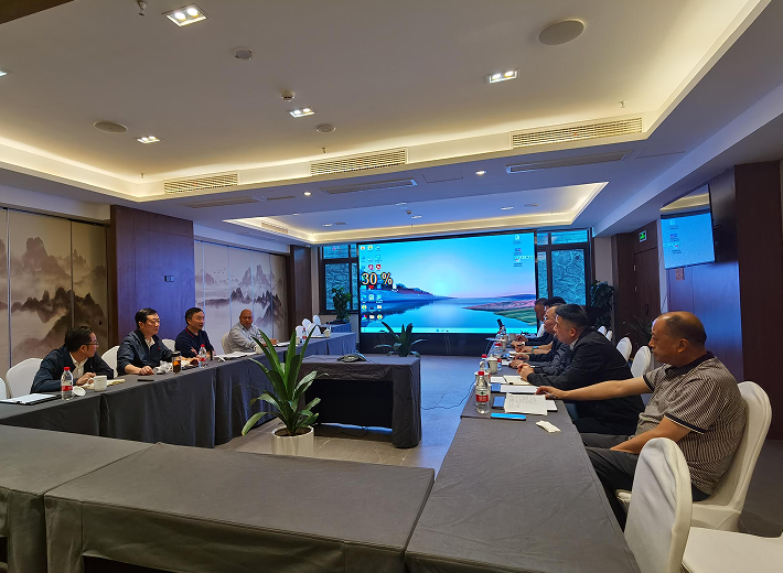 集團(tuán)董事長(zhǎng)王勁組織召開(kāi)礦業(yè)總公司鹽源片區(qū)工作專題會(huì)(圖2)