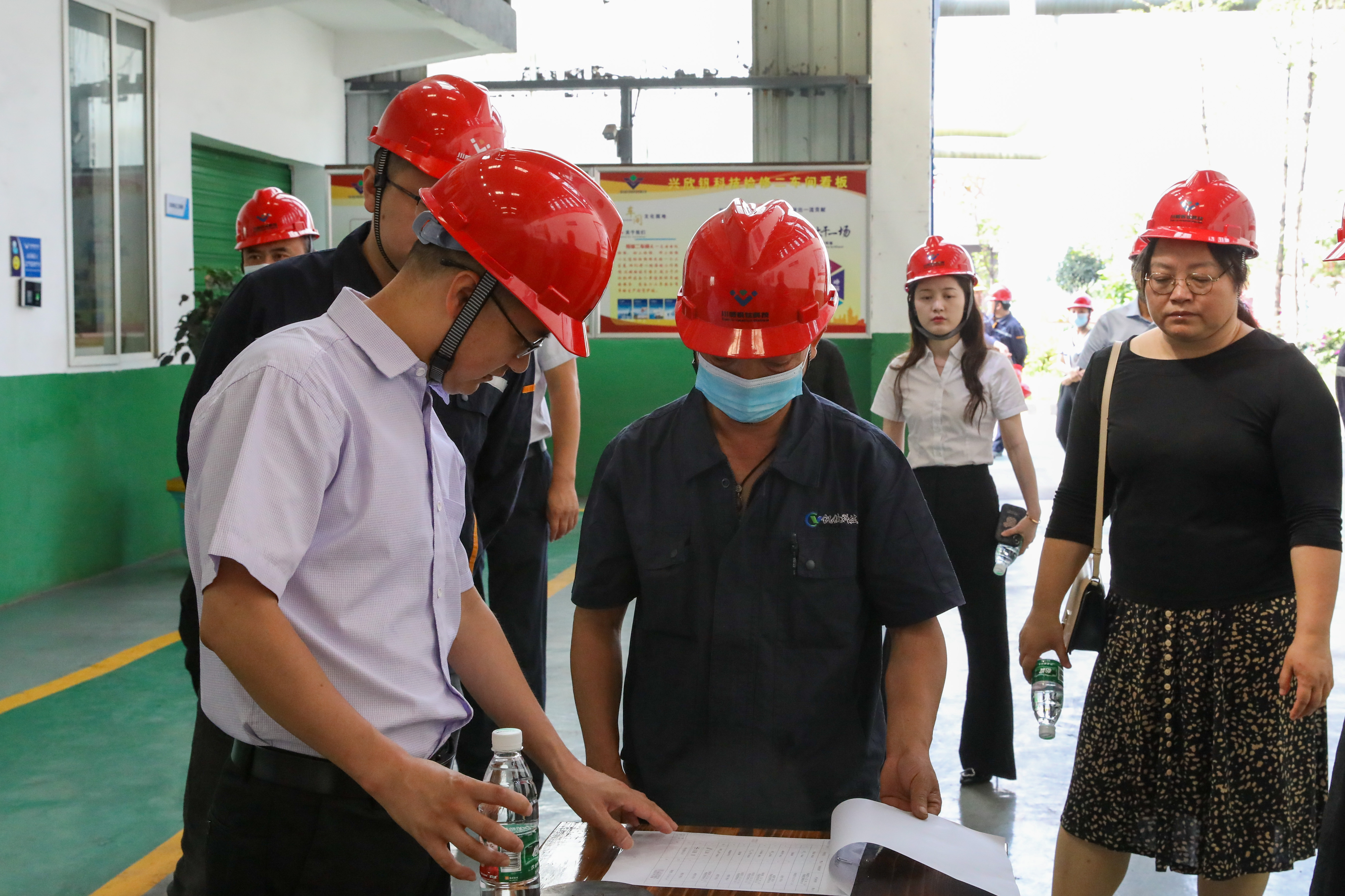 省職鑒中心副主任肖功燁一行到川威調(diào)研(圖2)