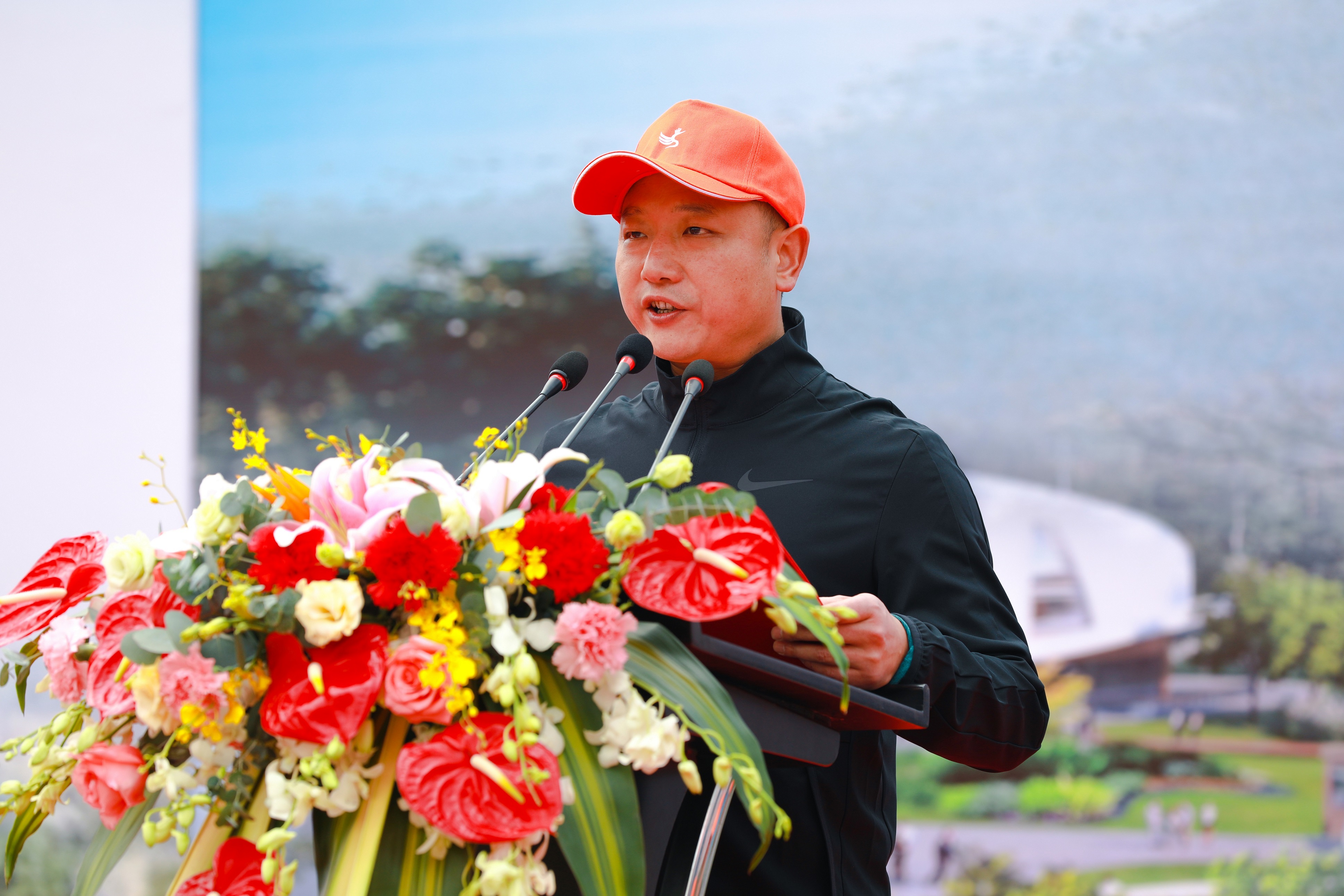 釩鈦科技舉行穹窿植物園開(kāi)園試運(yùn)營(yíng)儀式(圖3)