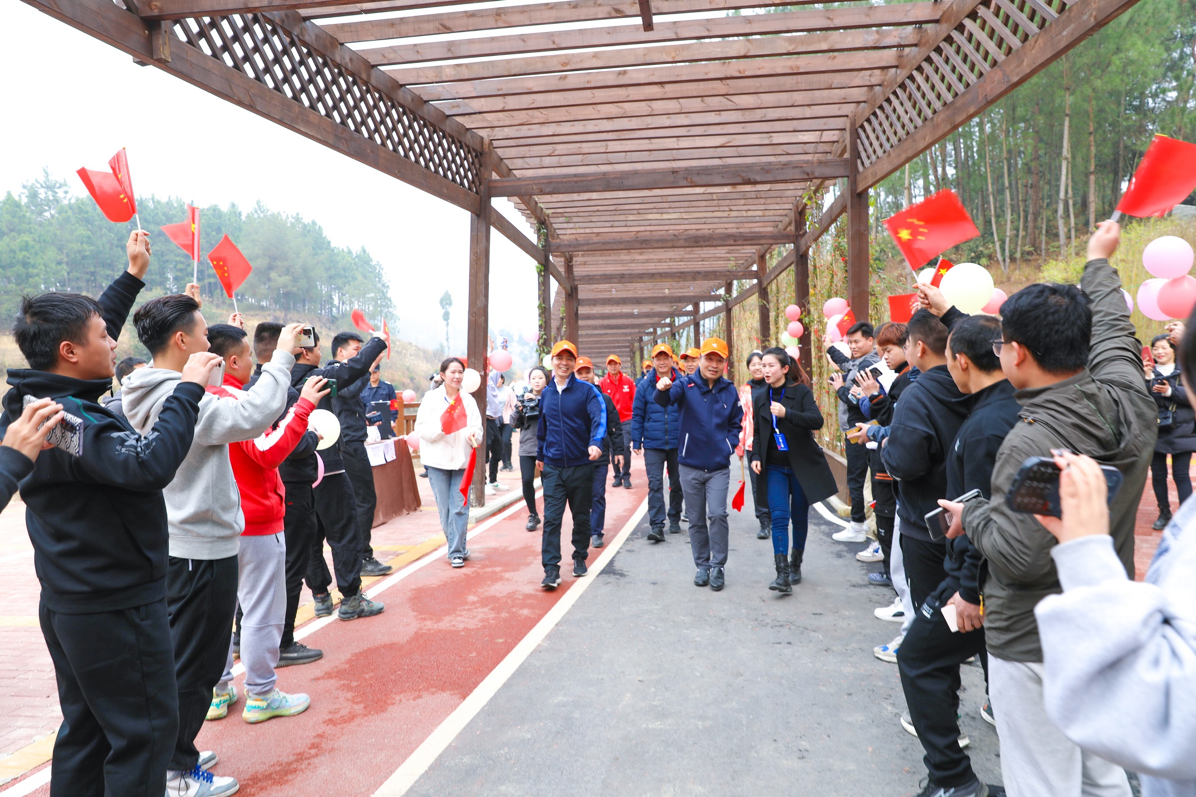 釩鈦科技舉行穹窿植物園開(kāi)園試運(yùn)營(yíng)儀式(圖7)