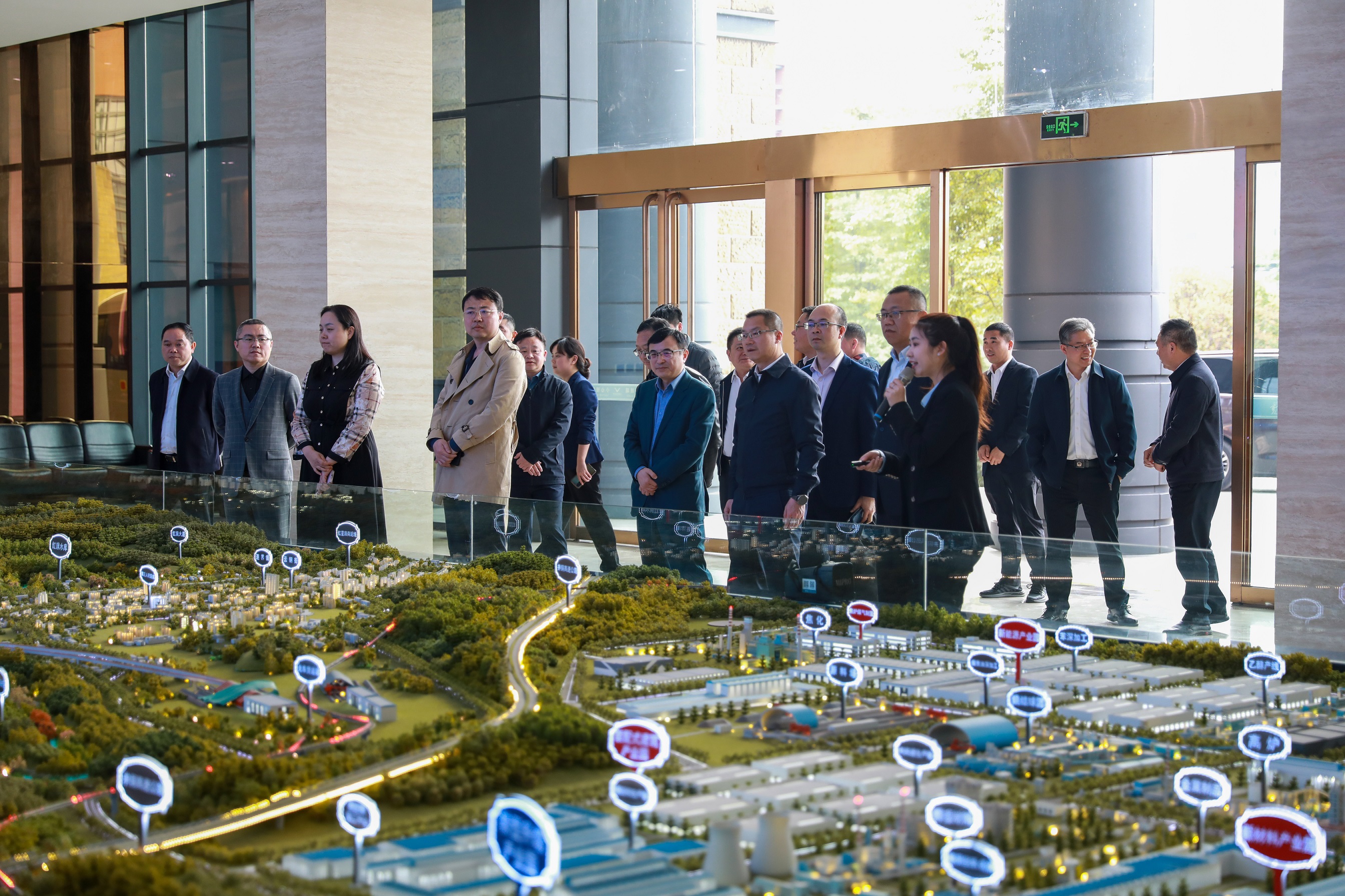 政企聯(lián)動  協(xié)同發(fā)展——遠洋能源·上海漢興·中投到川威考察交流