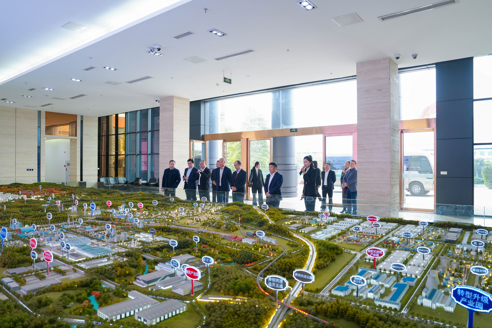 重慶大學管理科學與房地產(chǎn)學院與四川通宇物流有限公司簽訂戰(zhàn)略合作協(xié)議