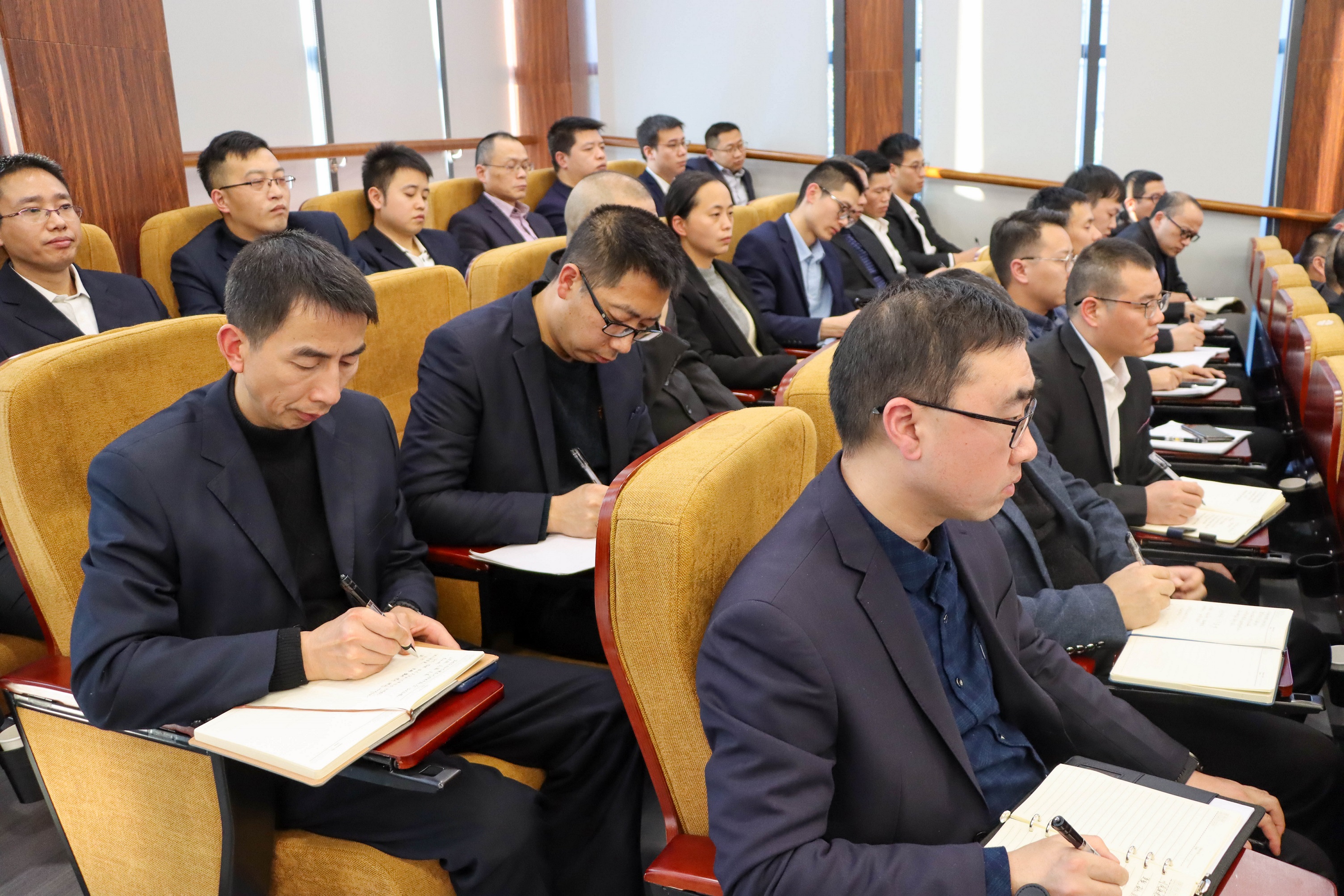 強(qiáng)化文化引領(lǐng)  賦能企業(yè)發(fā)展——集團(tuán)公司召開企業(yè)文化建設(shè)工作推進(jìn)專題會(圖5)