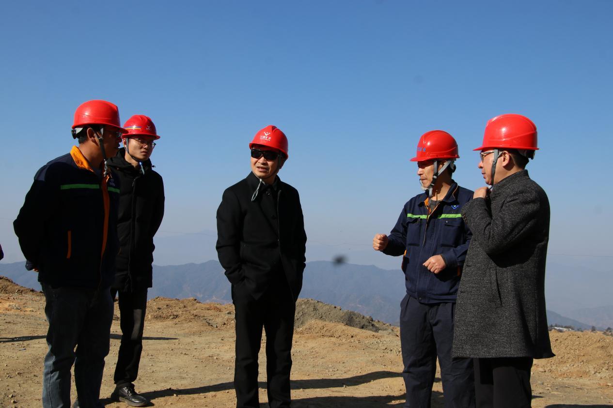 集團(tuán)公司領(lǐng)導(dǎo)蒞臨礦業(yè)總公司財(cái)通公司視察工作