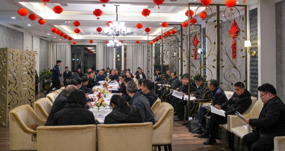 威遠(yuǎn)縣人民政府與川威集團(tuán)召開政企聯(lián)席會(huì)