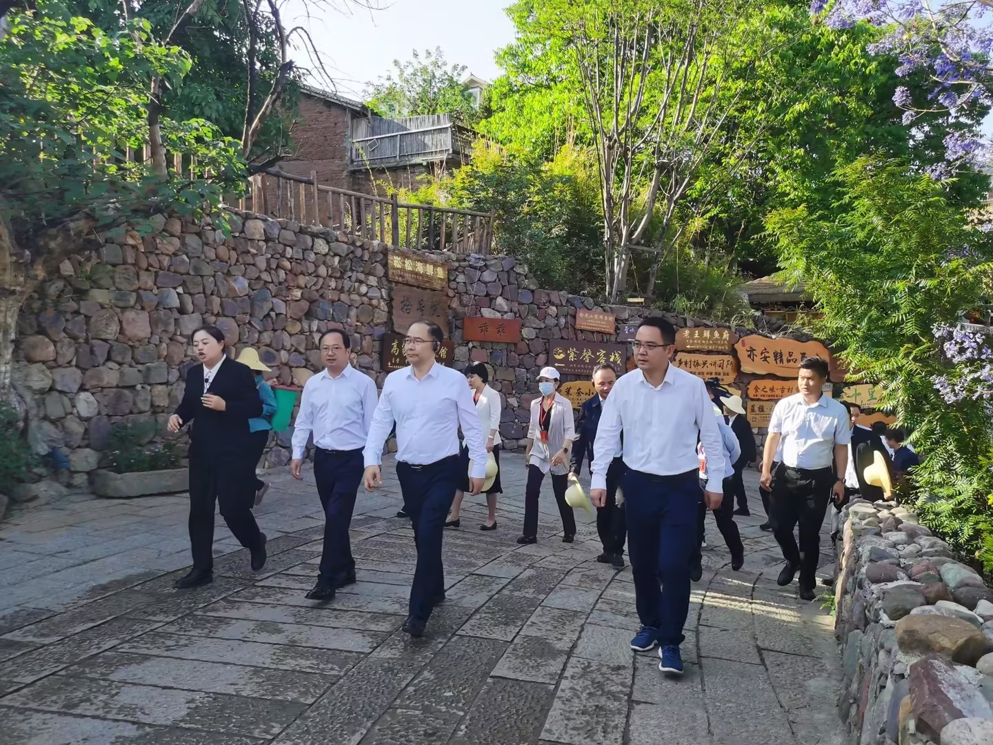 大石板項目再次成為“頂流”——全省鞏固拓展脫貧攻堅成果工作推進會在此成功召開(圖2)