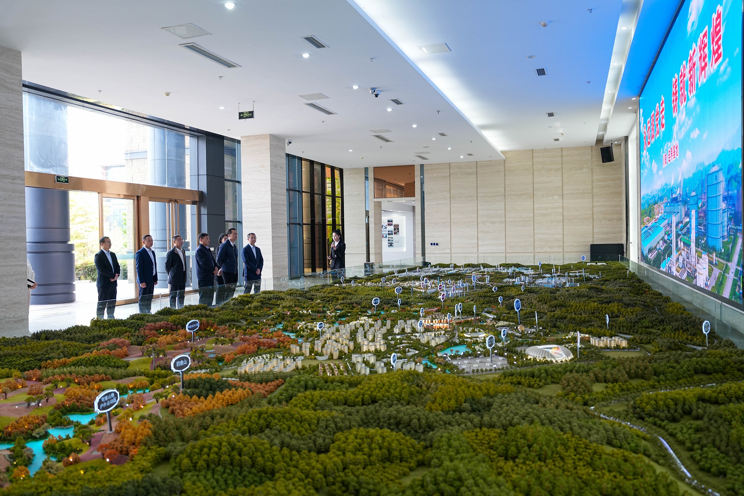 內(nèi)江市市委常委、組織部部長向赟蒞威調(diào)研(圖2)