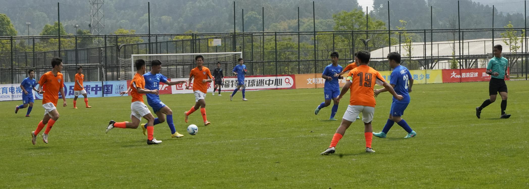 第三屆中國(guó)青少年足球聯(lián)賽中區(qū)預(yù)選賽在連界火熱開(kāi)賽(圖2)