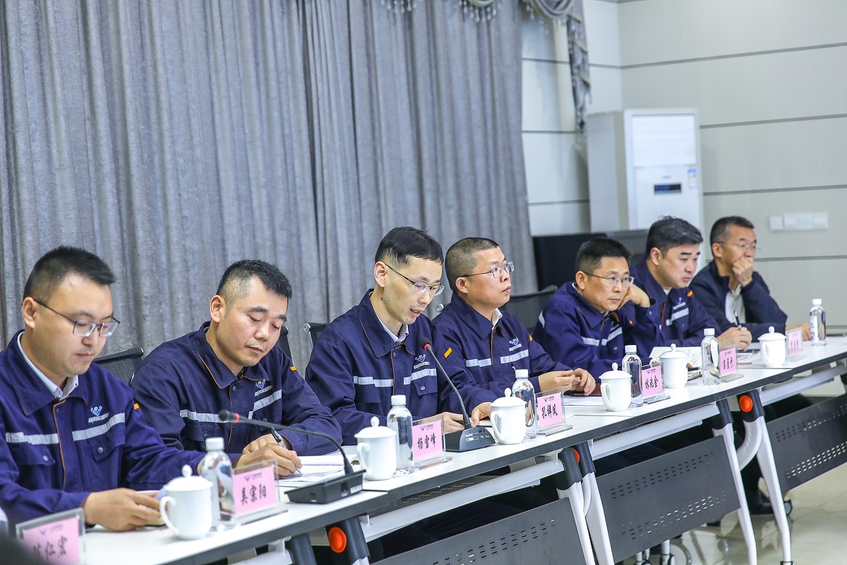 勞動創(chuàng)造價值    奮斗譜寫未來——王勁董事長五一勞動節(jié)到連界基地一線慰問并交流座談(圖5)