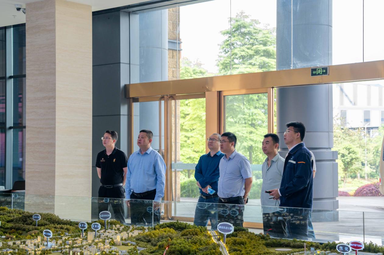 中國國旅到川威集團(tuán)考察交流(圖3)