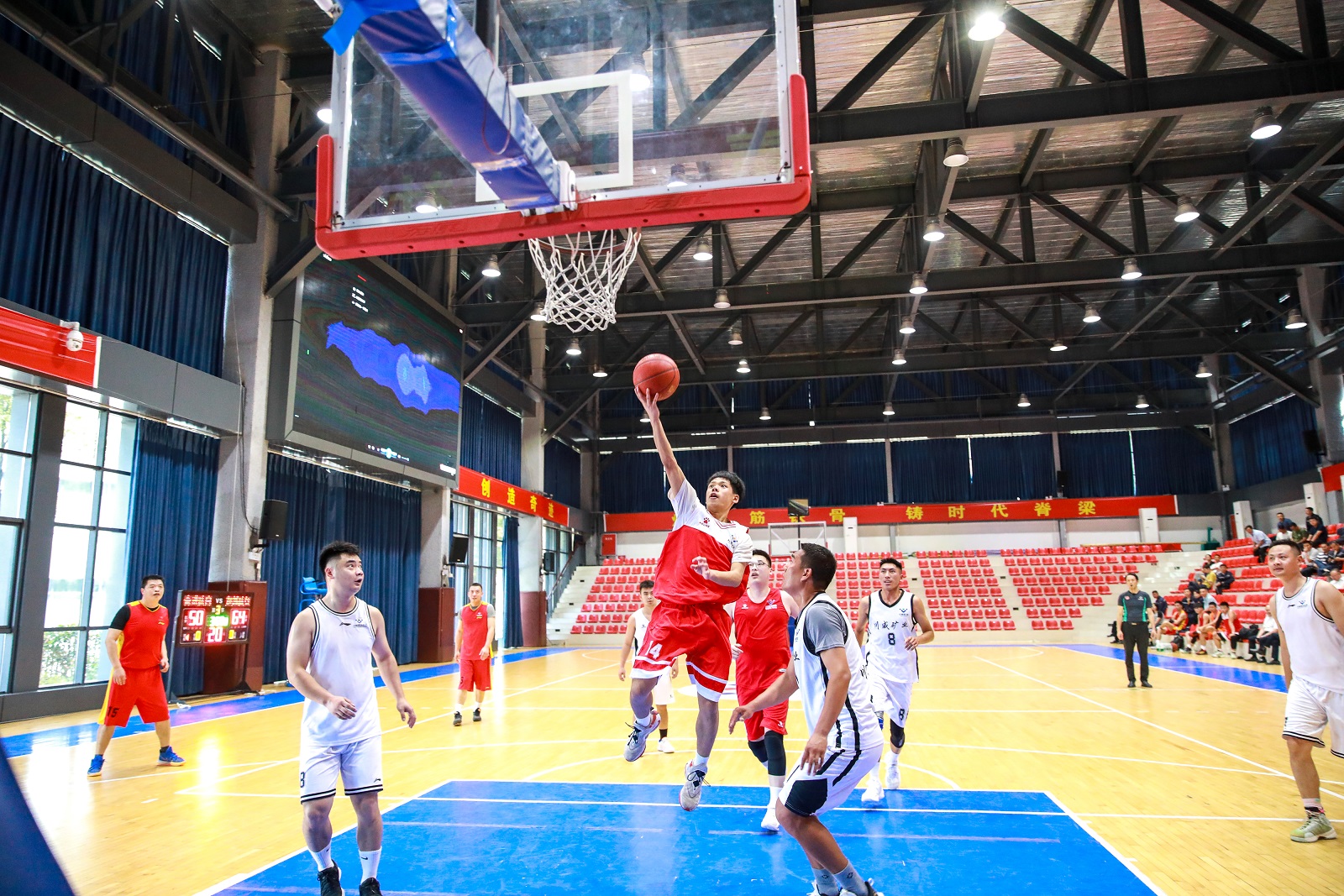 川威集團(tuán)第五屆“超越杯”體競(jìng)聯(lián)賽精英賽隆重舉行(圖3)