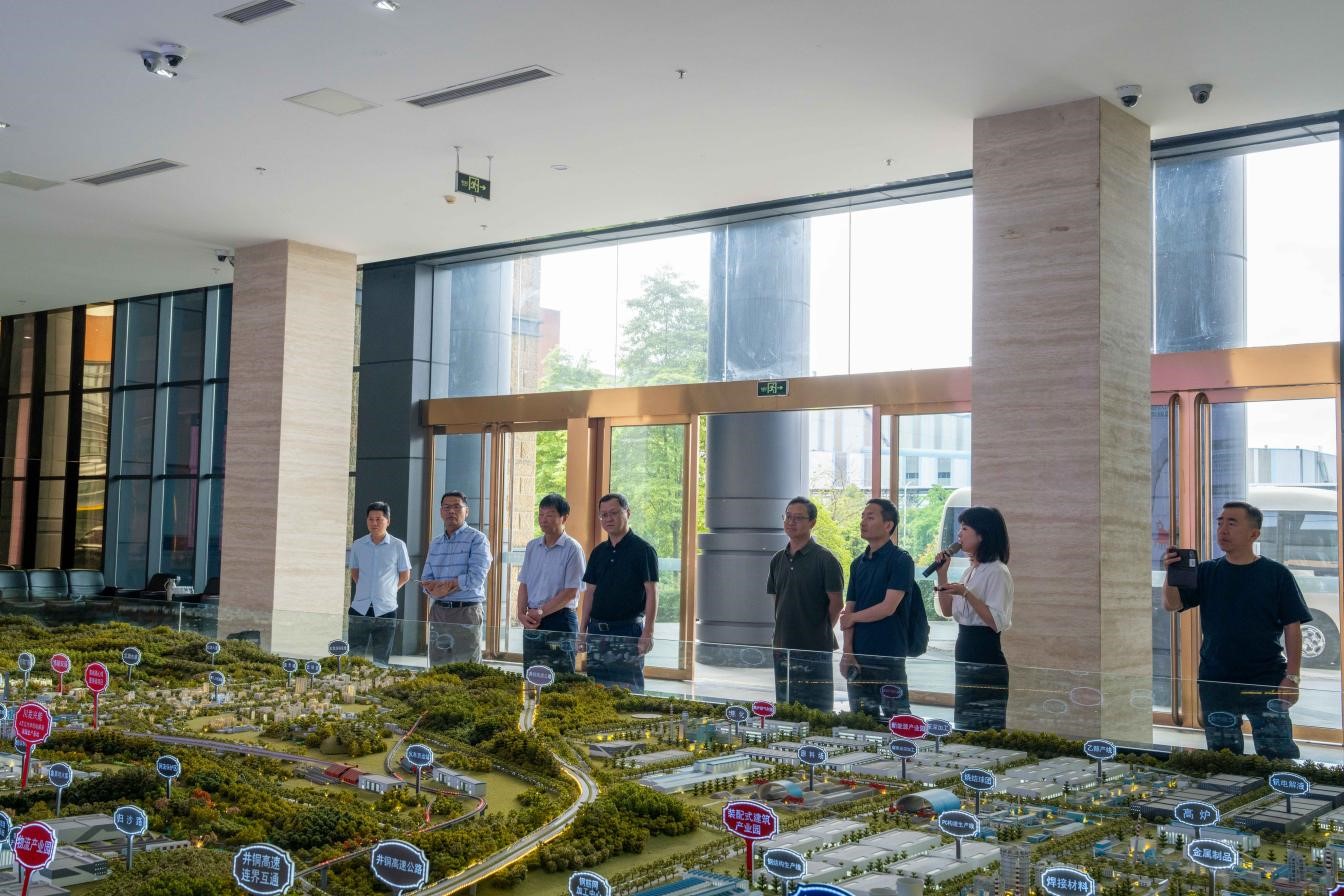 民生銀行一行赴川威連界基地考察交流(圖2)