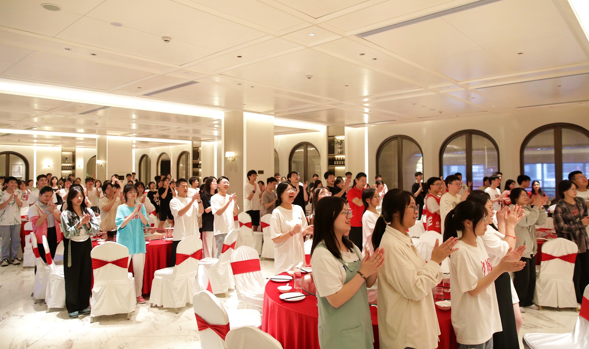 星光不負(fù)趕路人 時(shí)光不負(fù)有心人——集團(tuán)公司慰問(wèn)競(jìng)力學(xué)校2024年高考學(xué)子(圖7)