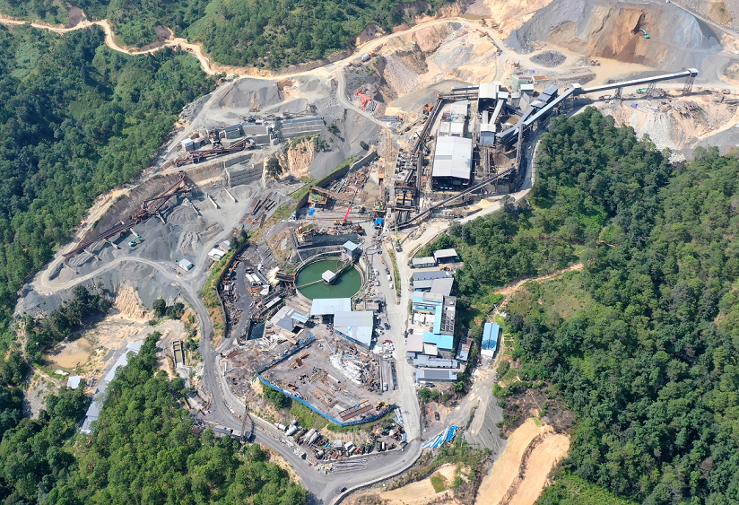 聯(lián)鑫礦業(yè)秀水河一段破碎與球磨搬遷項目800t/h破碎生產(chǎn)線帶負荷試運轉(zhuǎn)成功