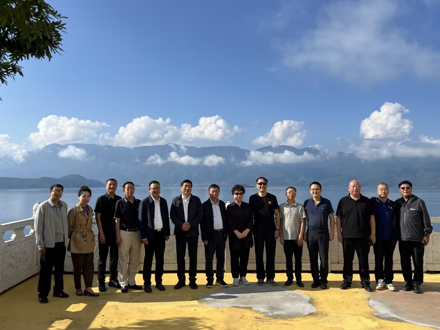 大力支持  彰顯底蘊(yùn)  奮力發(fā)展—— 鄧顯祥調(diào)研鹽源瀘沽湖達(dá)祖項(xiàng)目