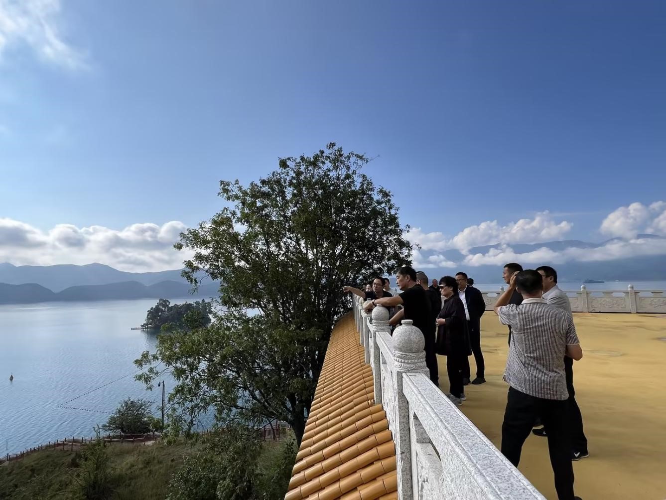 大力支持  彰顯底蘊  奮力發(fā)展—— 鄧顯祥調(diào)研鹽源瀘沽湖達祖項目(圖2)