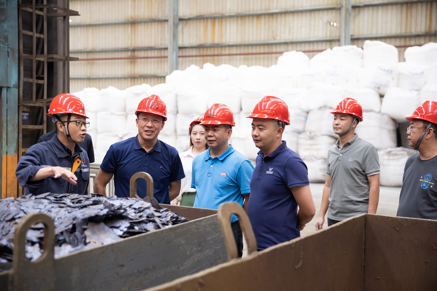 攀國(guó)投集團(tuán)到川威集團(tuán)參觀交流(圖2)