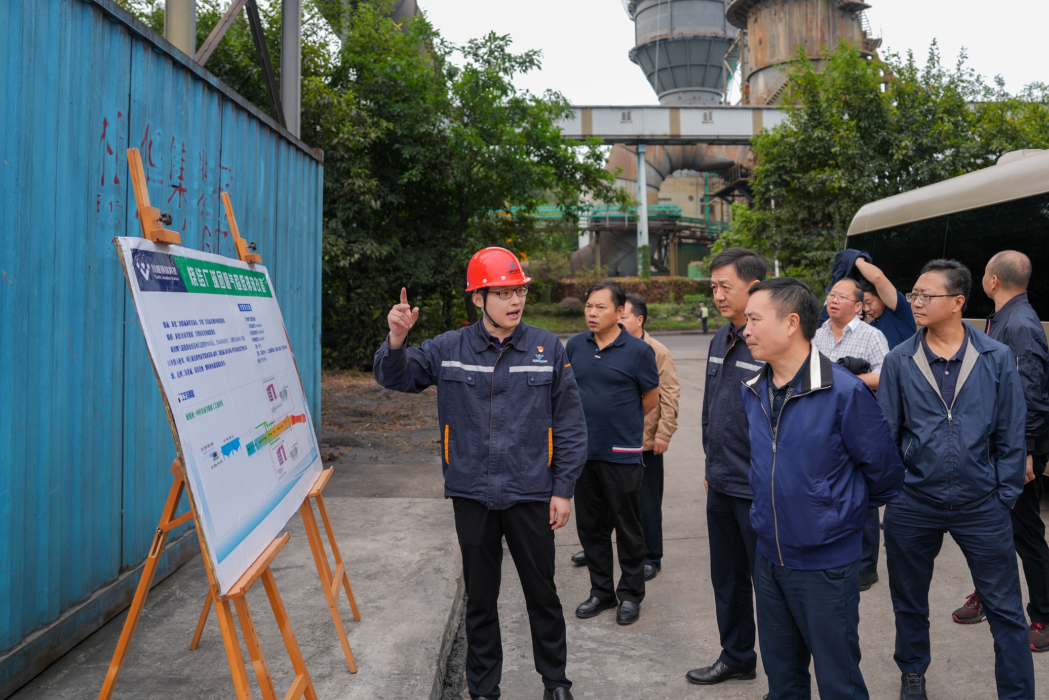 國慶佳節(jié)！王勁董事長一行深入一線調(diào)研慰問(圖3)