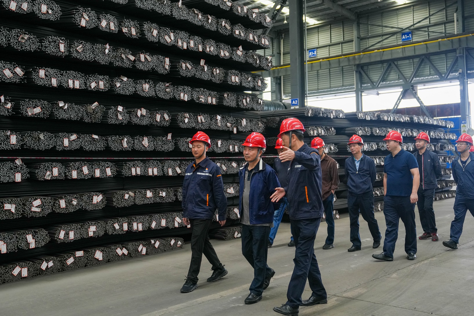 國慶佳節(jié)！王勁董事長一行深入一線調(diào)研慰問(圖6)