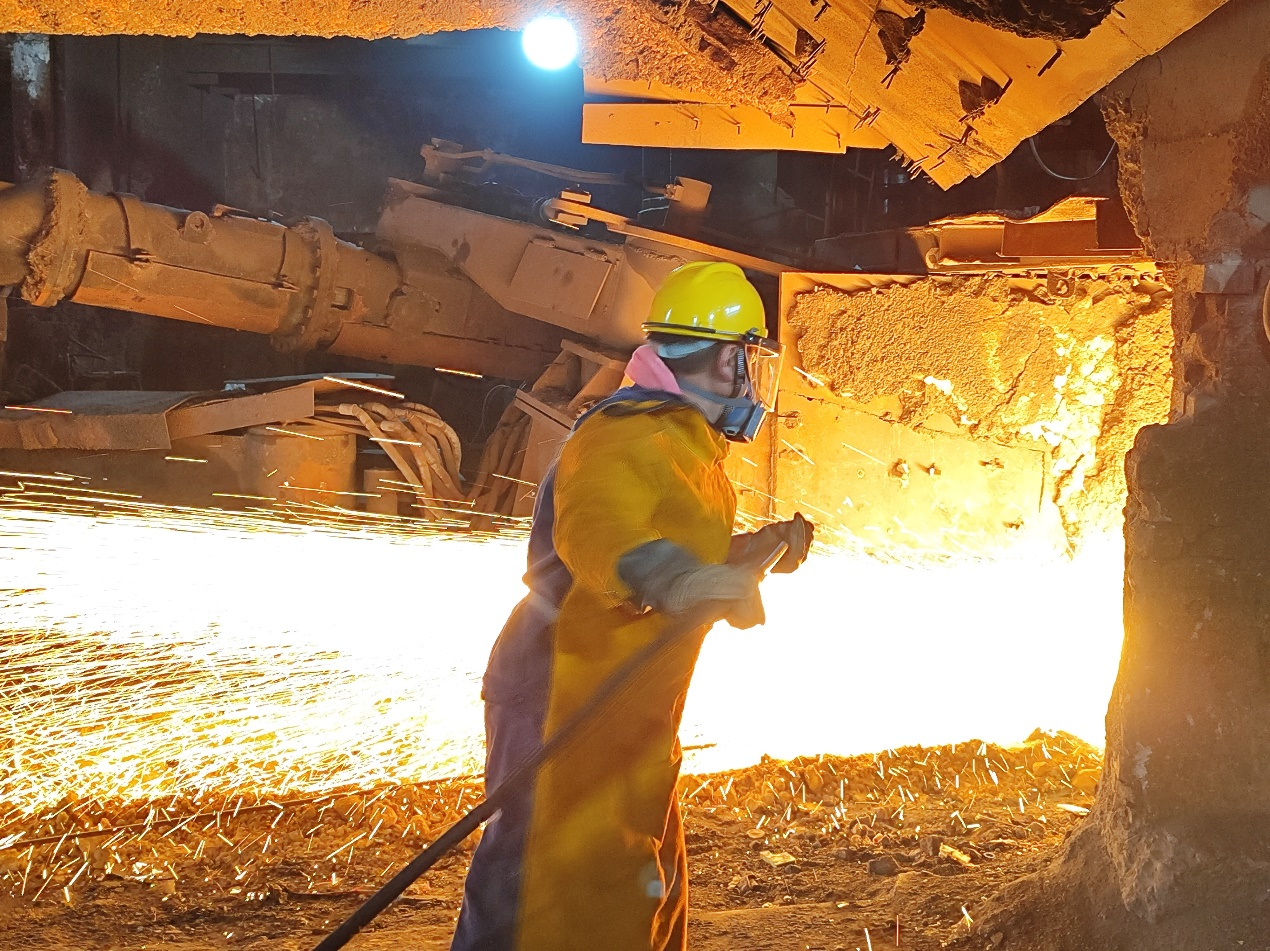 凝心聚力譜新篇 全面復(fù)產(chǎn)創(chuàng)佳績(jī)——釩鈦科技4#高爐順利點(diǎn)火開(kāi)爐