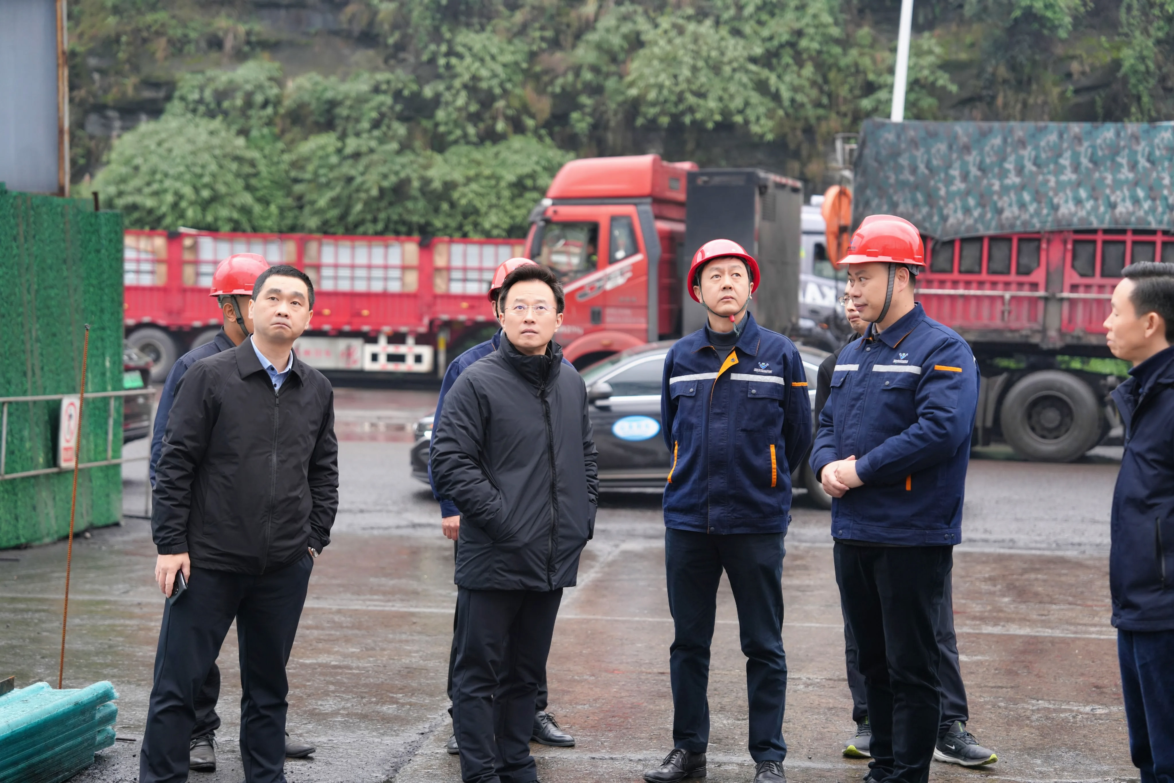 市人大常委會副主任曾云忠一行到川威督導超低排放改造項目建設“進度條”(圖2)