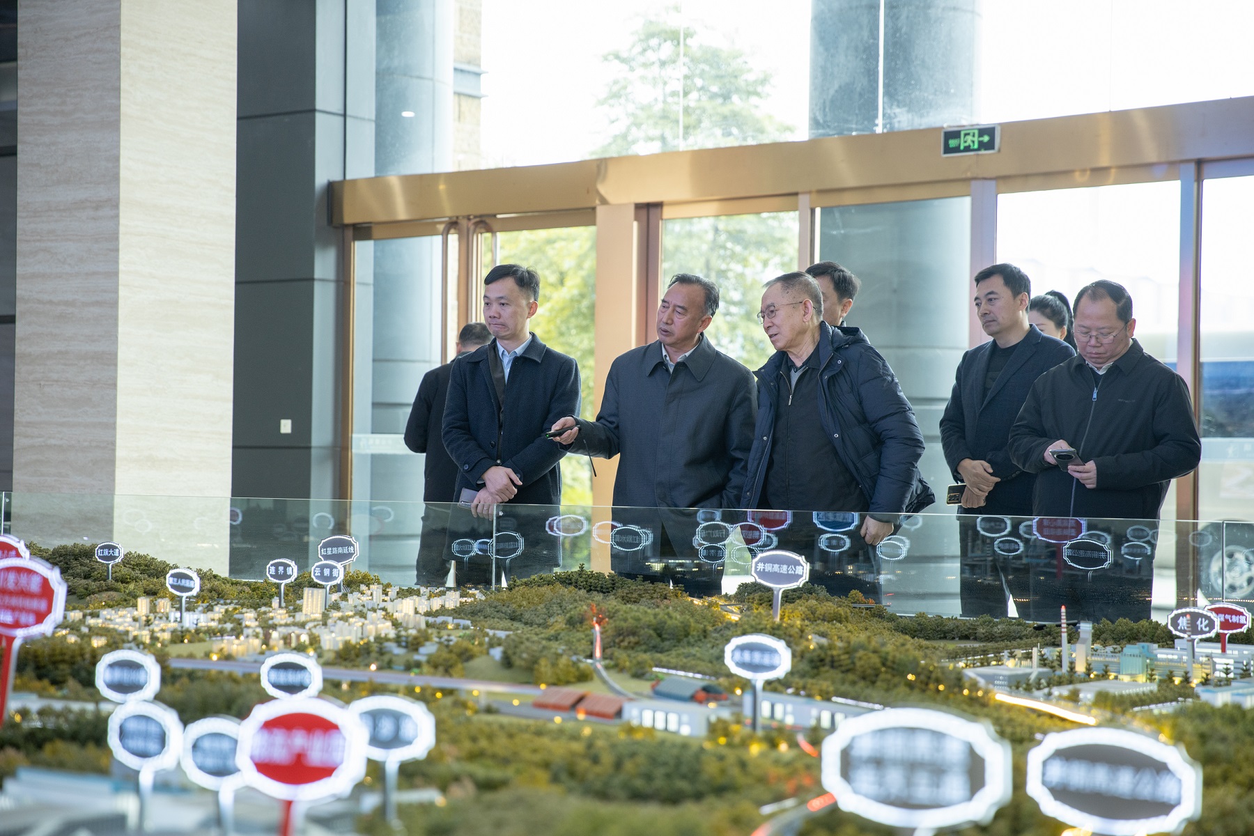 中鋼協(xié)駱鐵軍副會長一行到訪川威集團(tuán)