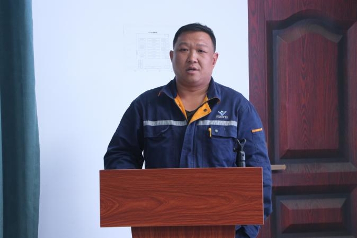 以辯驗(yàn)學(xué)，以評(píng)促長(zhǎng) ——聯(lián)鑫礦業(yè)2025年度師帶徒項(xiàng)目答辯圓滿結(jié)束(圖3)