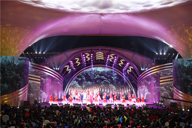 創(chuàng)造奇跡 追求卓越——川威集團(tuán)舉行2020年終文藝匯演(圖2)