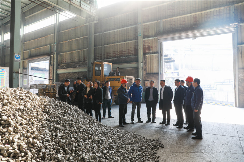 四川省產(chǎn)業(yè)投資集團(tuán)到川威釩鈦科技考察交流(圖2)