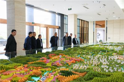 川煤集團(tuán)副總經(jīng)理徐廷甫一行 到川威連界基地交流